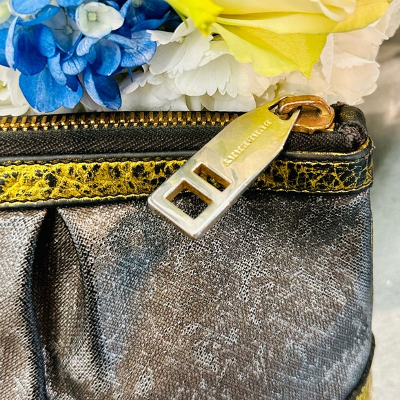 Authentic Burberry Metallic Distressed Clutch Pouch - Picture 5 of 14